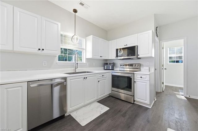 17 Shoal CT, Portsmouth, VA 23703
