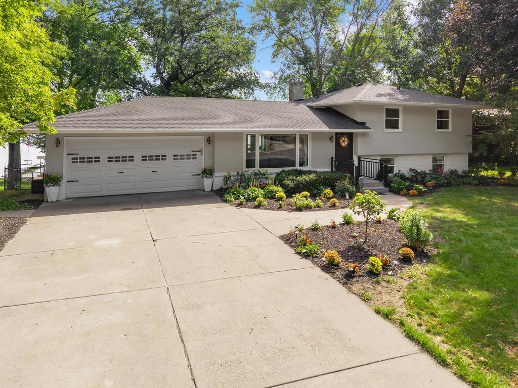 11325 Interlachen Road, Chisago City, MN 55013 — photo 2