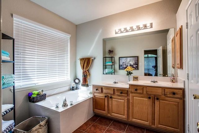 1401 Crutchfield Lane, Lewisville, TX 75077
