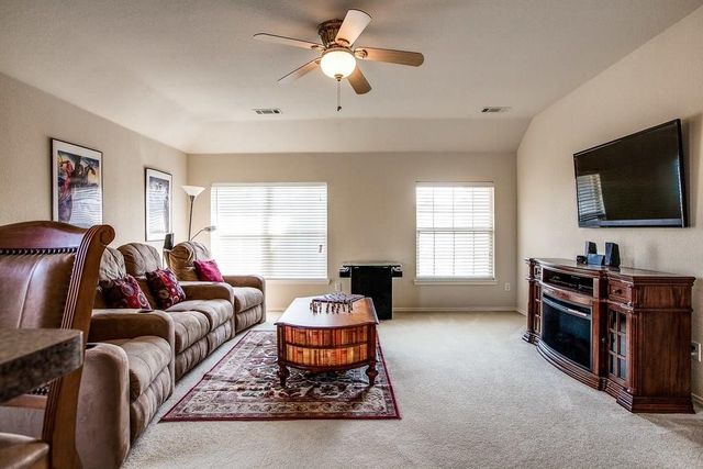 1401 Crutchfield Lane, Lewisville, TX 75077
