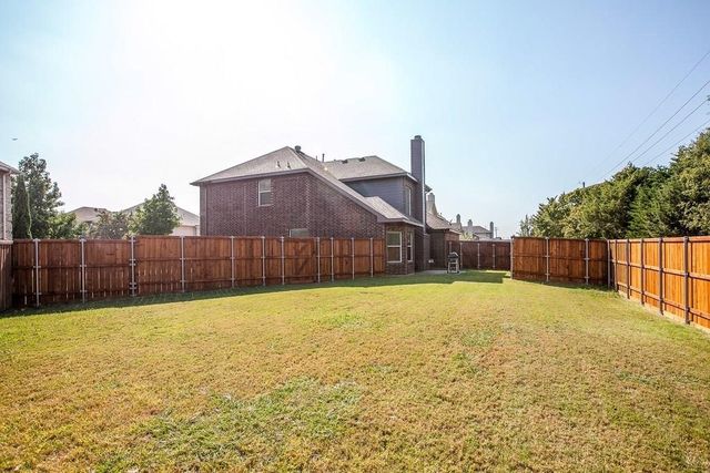 1401 Crutchfield Lane, Lewisville, TX 75077