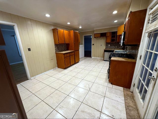 5490 Longmeadow Lane, South Fulton, GA 30349