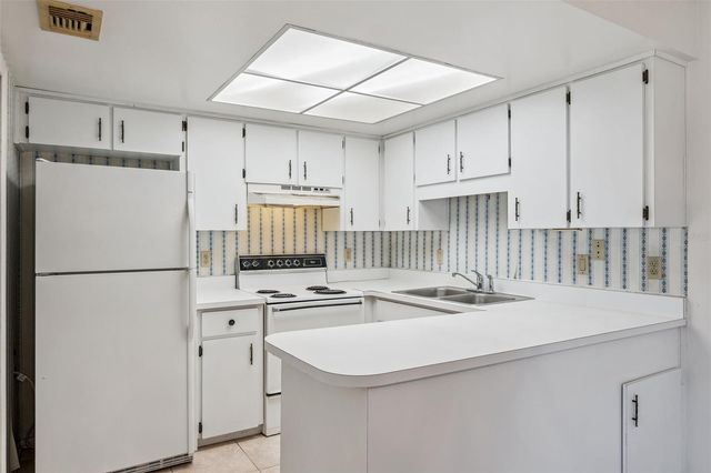 93 WINDTREE LANE 102, Winter Garden, FL 34787
