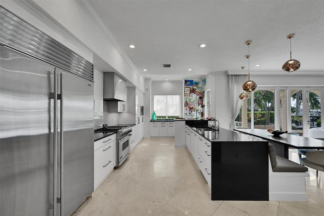 35 Fort Royal Island, Fort Lauderdale, FL 33308