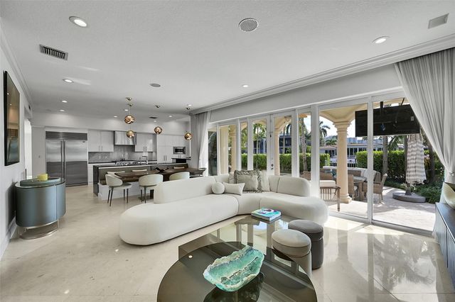 35 Fort Royal Island, Fort Lauderdale, FL 33308