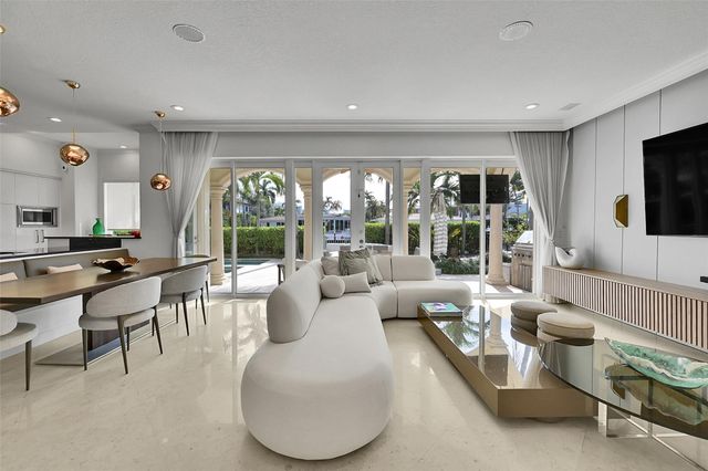 35 Fort Royal Island, Fort Lauderdale, FL 33308