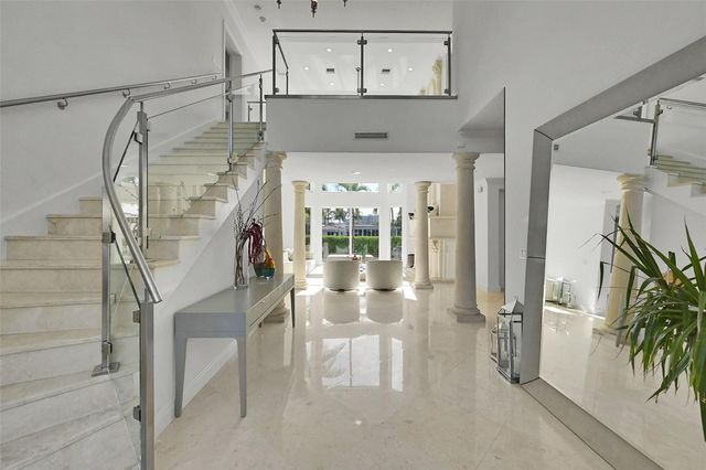 35 Fort Royal Island, Fort Lauderdale, FL 33308