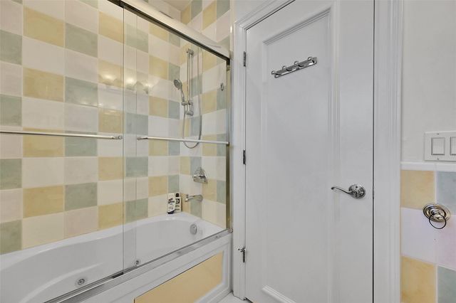 35 Fort Royal Island, Fort Lauderdale, FL 33308