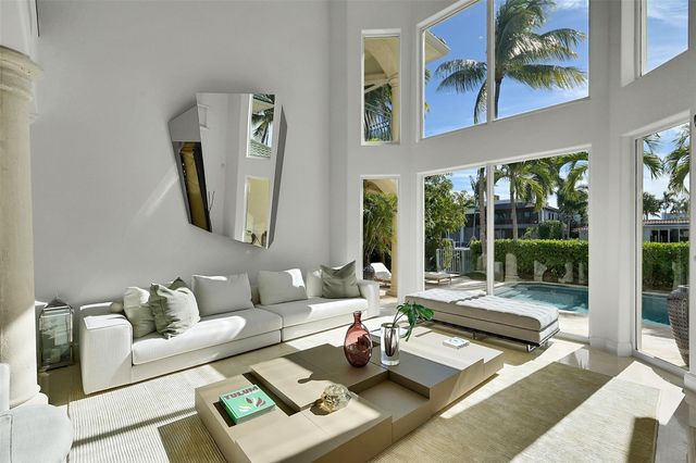 35 Fort Royal Island, Fort Lauderdale, FL 33308