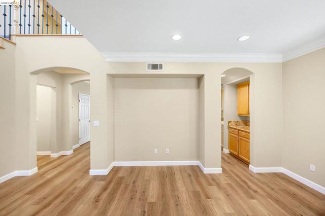 738 Solitude Dr, Oakley, CA 94561