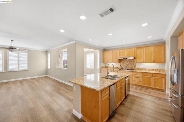 738 Solitude Dr, Oakley, CA 94561