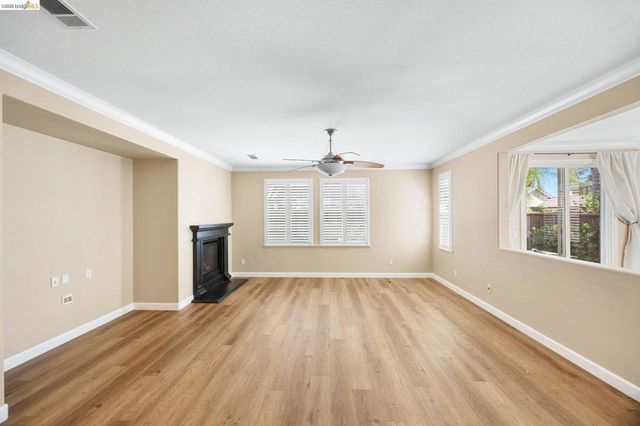 738 Solitude Dr, Oakley, CA 94561