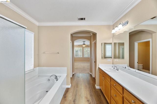 738 Solitude Dr, Oakley, CA 94561