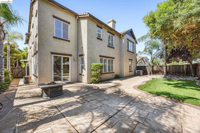 738 Solitude Dr, Oakley, CA 94561