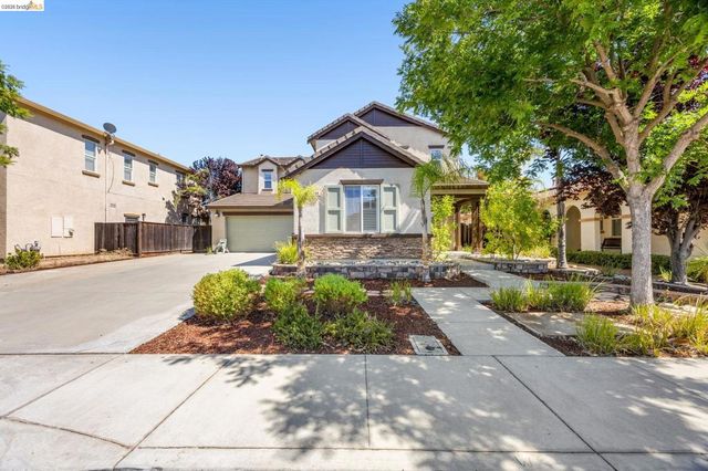738 Solitude Dr, Oakley, CA 94561