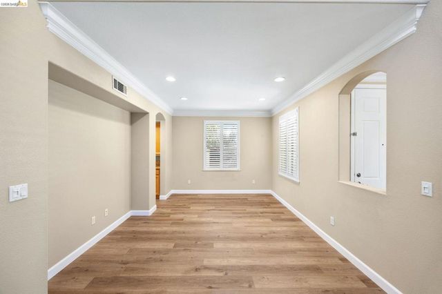 738 Solitude Dr, Oakley, CA 94561