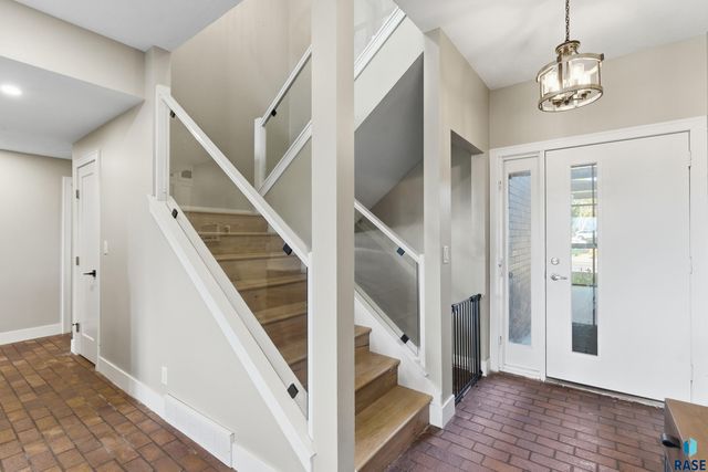 2913 S Ridgeview Way Way, Sioux Falls, SD 57105