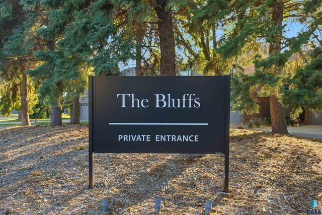 2913 S Ridgeview Way Way, Sioux Falls, SD 57105