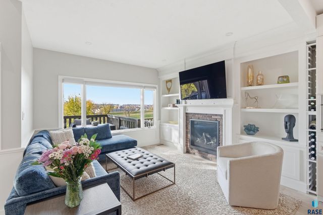 2913 S Ridgeview Way Way, Sioux Falls, SD 57105