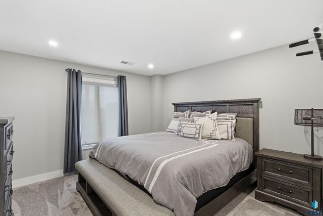 2913 S Ridgeview Way Way, Sioux Falls, SD 57105