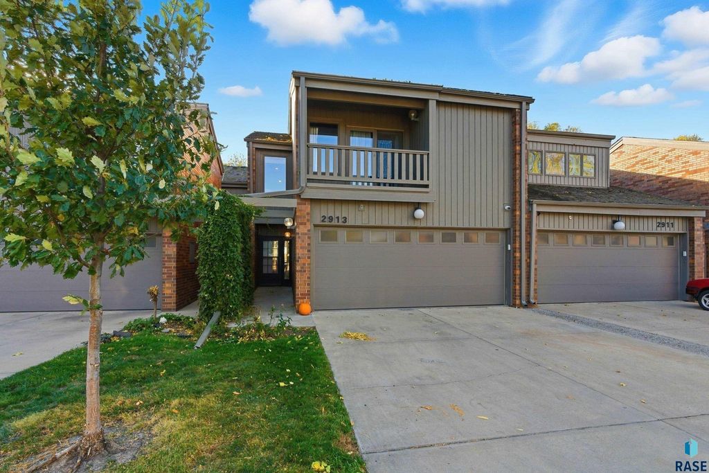 2913 S Ridgeview Way Way, Sioux Falls, SD 57105