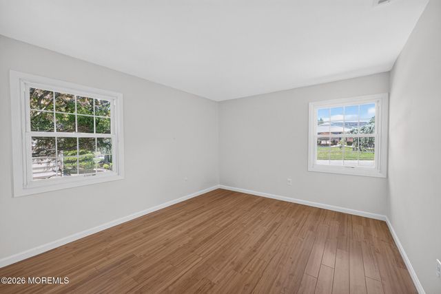 26 Inglewood Lane, Matawan, NJ 07747
