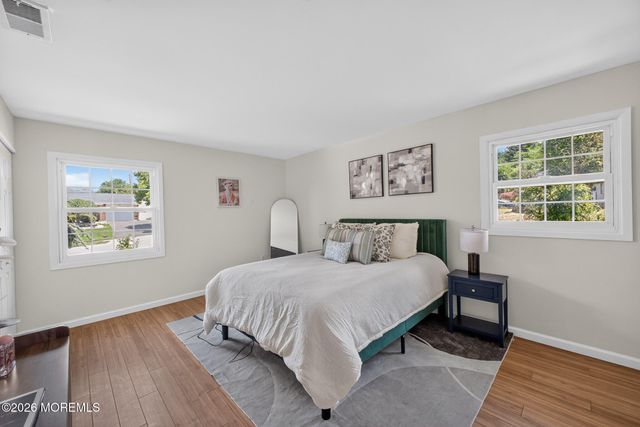 26 Inglewood Lane, Matawan, NJ 07747