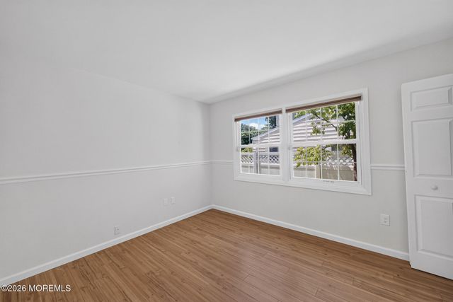 26 Inglewood Lane, Matawan, NJ 07747
