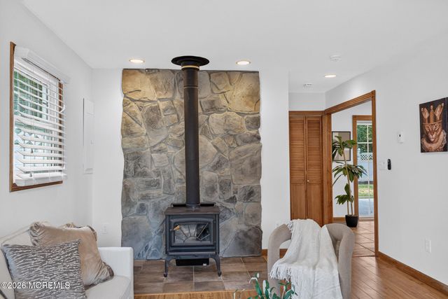 26 Inglewood Lane, Matawan, NJ 07747