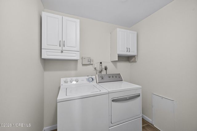 26 Inglewood Lane, Matawan, NJ 07747