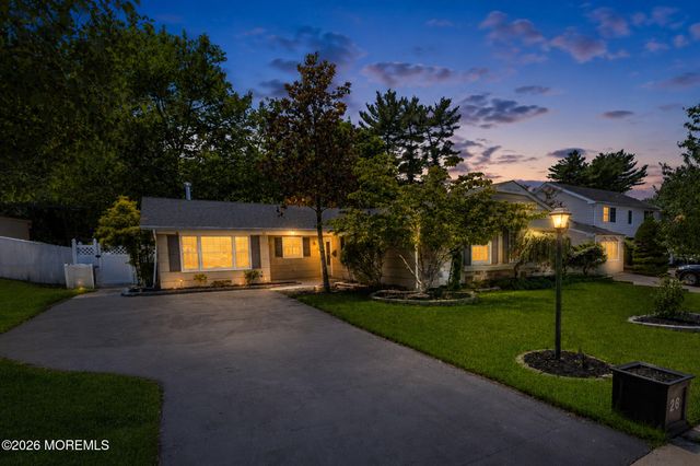 26 Inglewood Lane, Matawan, NJ 07747