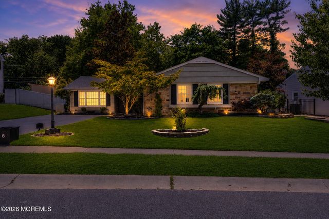 26 Inglewood Lane, Matawan, NJ 07747