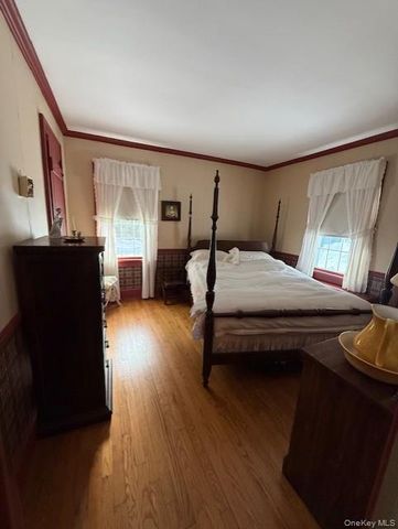 10 Phillips Street, Red Hook, NY 12571