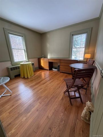 10 Phillips Street, Red Hook, NY 12571