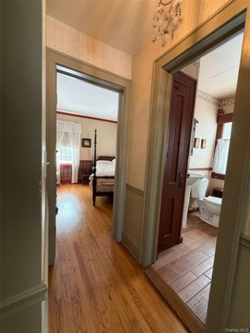 10 Phillips Street, Red Hook, NY 12571