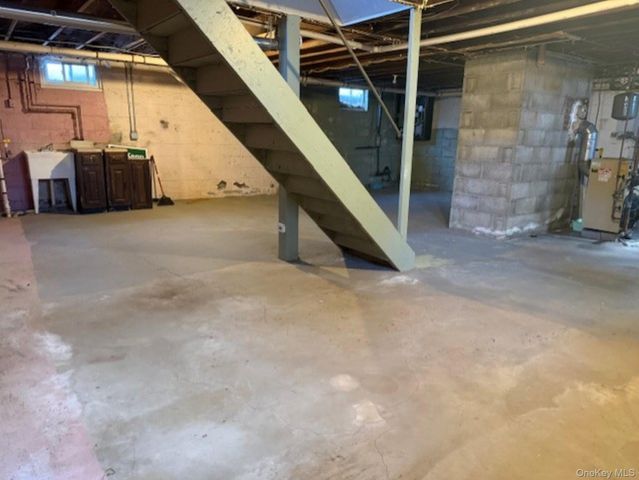 10 Phillips Street, Red Hook, NY 12571