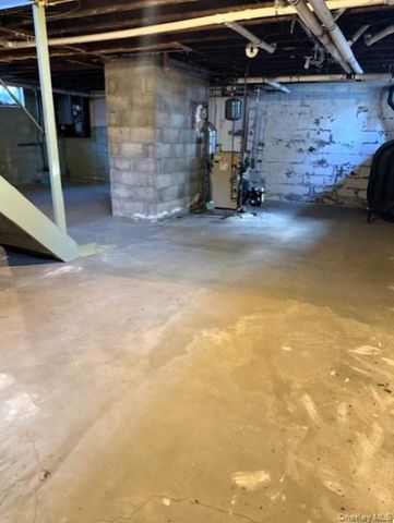 10 Phillips Street, Red Hook, NY 12571