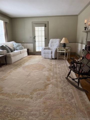 10 Phillips Street, Red Hook, NY 12571