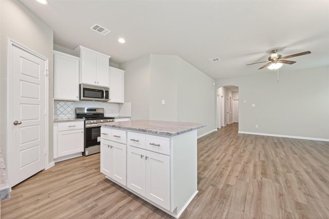 520 Emerald Thicket Lane, Houston, TX 77336