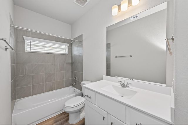 520 Emerald Thicket Lane, Houston, TX 77336