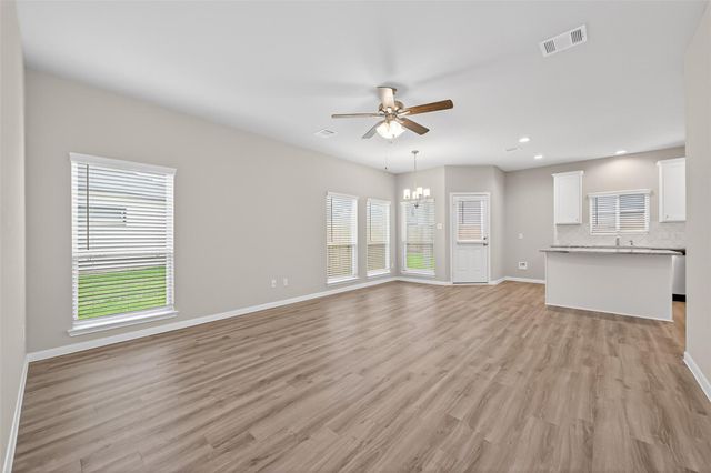 520 Emerald Thicket Lane, Houston, TX 77336