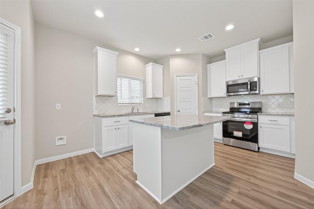 520 Emerald Thicket Lane, Houston, TX 77336