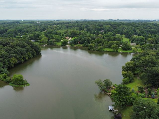 906 Monongahela Drive, Dixon, IL 61021