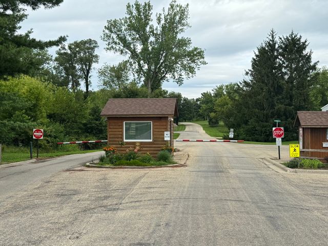 906 Monongahela Drive, Dixon, IL 61021