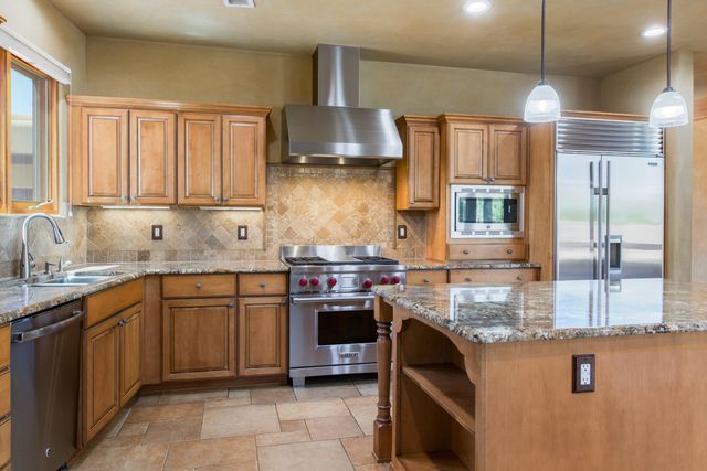 9 W Alary Lane, Corrales, NM 87048