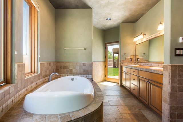 9 W Alary Lane, Corrales, NM 87048