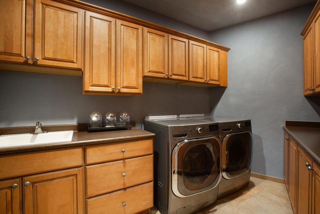 9 W Alary Lane, Corrales, NM 87048
