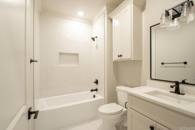 404 Gardens Lane, North Little Rock, AR 72114