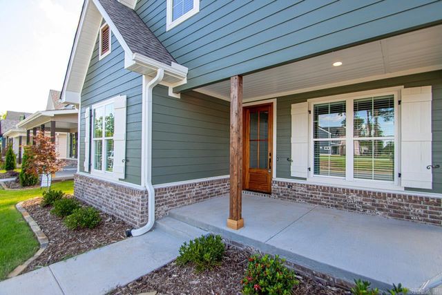 404 Gardens Lane, North Little Rock, AR 72114