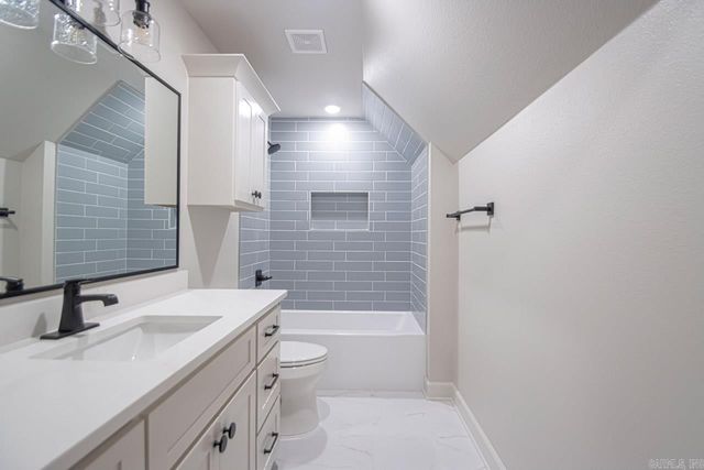 404 Gardens Lane, North Little Rock, AR 72114